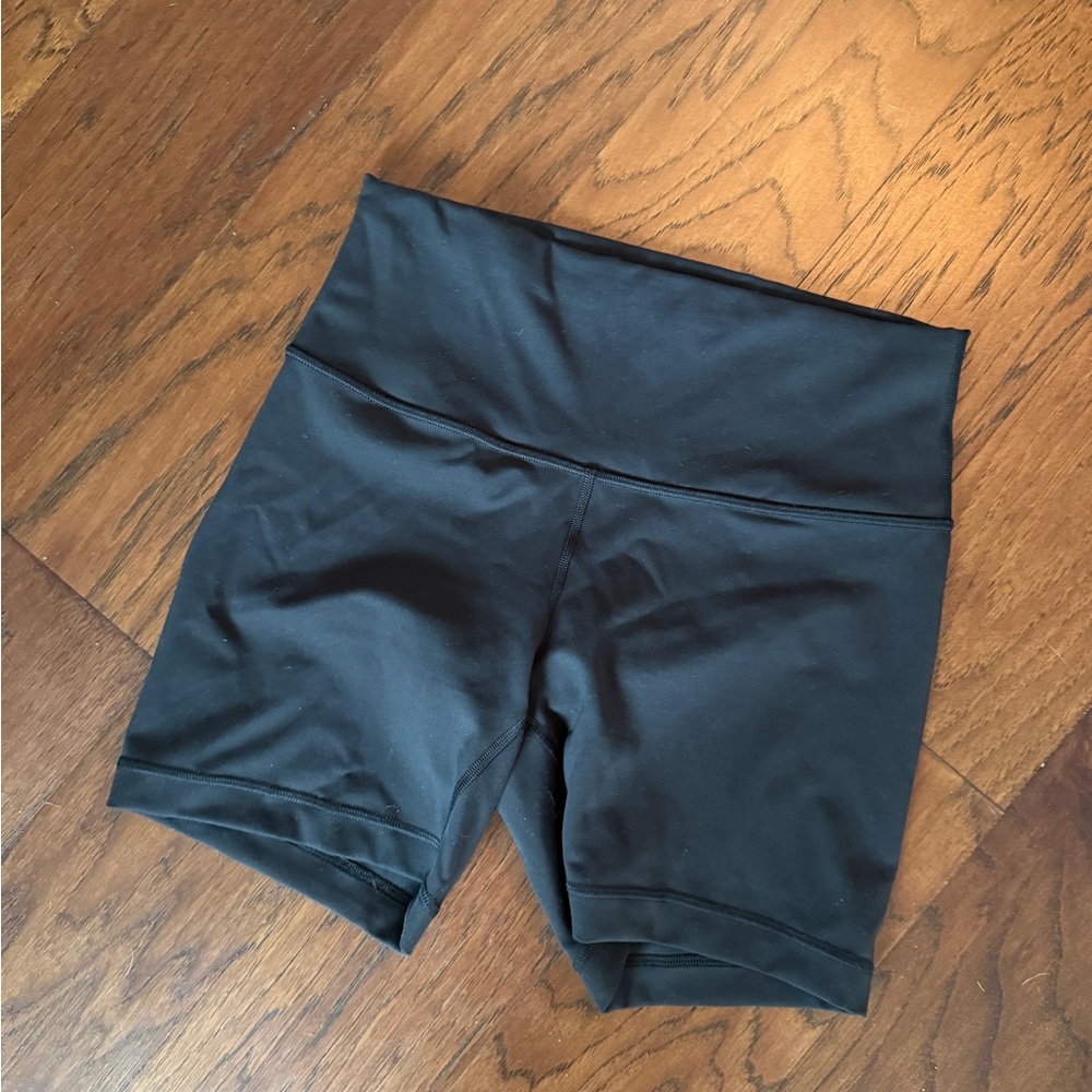 Lululemon Wunder Train High Rise Short